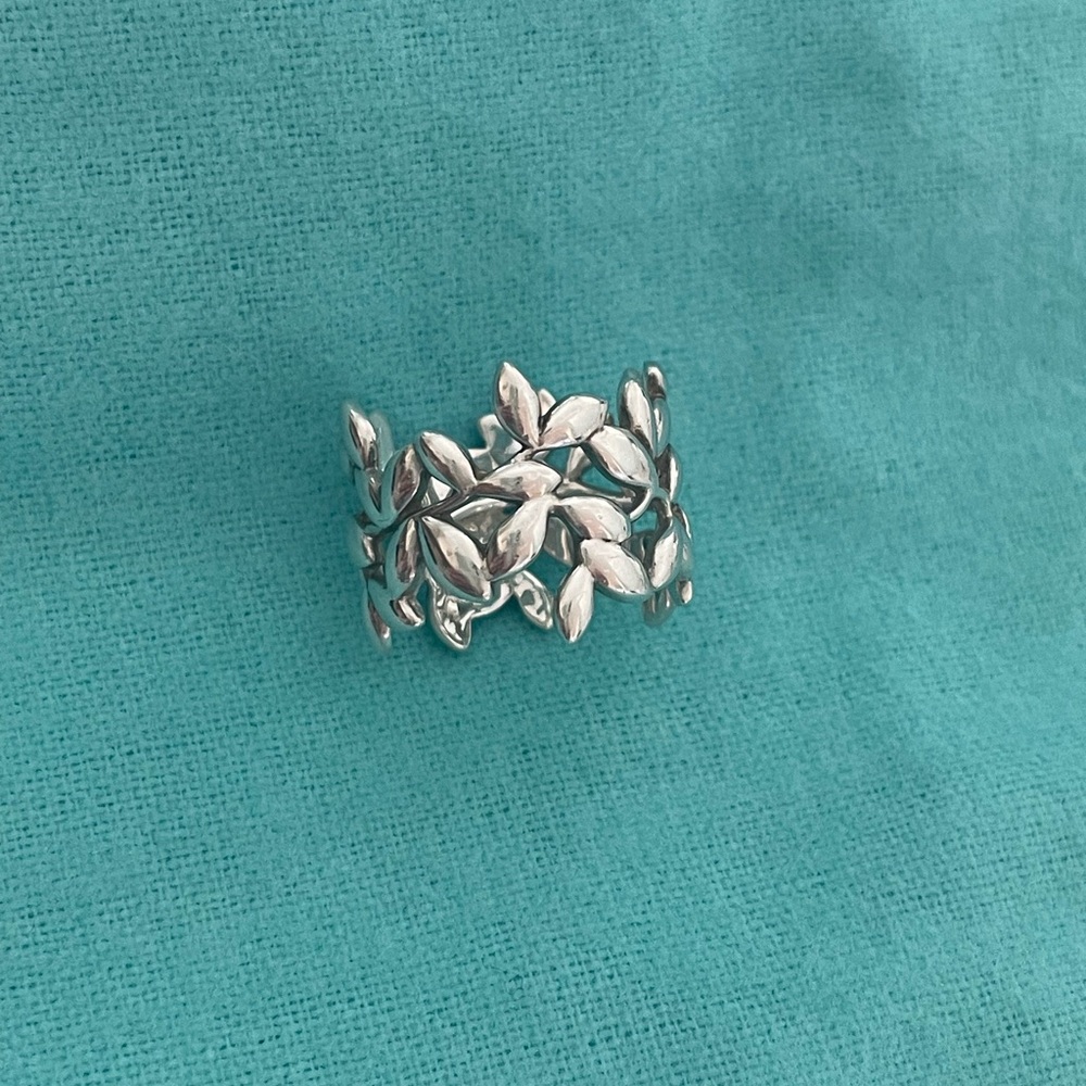 Tiffany & Co wide band‎ olive leaf ring